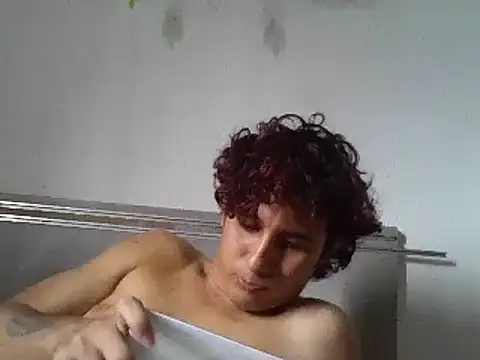 Snapshot of pedrodavid_ chatting on January 2025 07:17:01 PM pedrodavid  online show from January 2025 07:17:01 PM