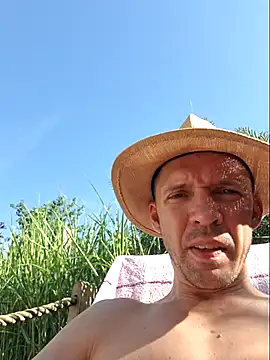 Snapshot of Slegde85 chatting on June 2026 03:49:02 PM Slegde85 online show from June 2026 03:49:02 PM