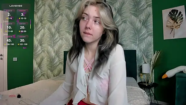 Vanessa Walters online show from September 2025 02:04:02 AM