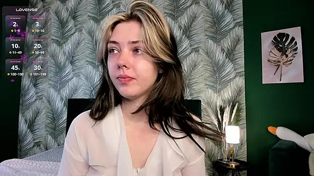 Vanessa Walters online show from October 2025 03:13:02 AM