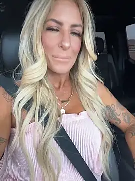 blondiluvsanal online show from February 2026 08:05:01 PM