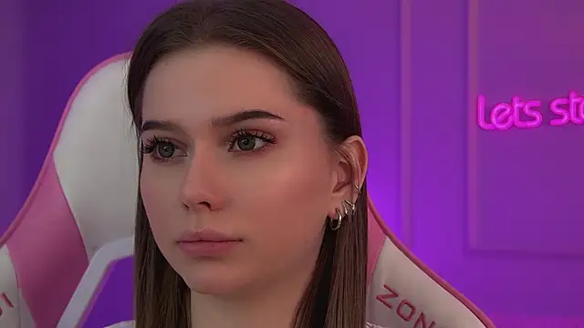 Snapshot of DianaVert chatting on July 2026 06:41:02 AM DianaVert online show from July 2026 06:41:02 AM