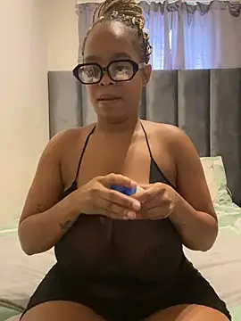 Snapshot of Saggy_areola95 chatting on April 2026 09:01:02 AM Saggy areola95 online show from April 2026 09:01:02 AM