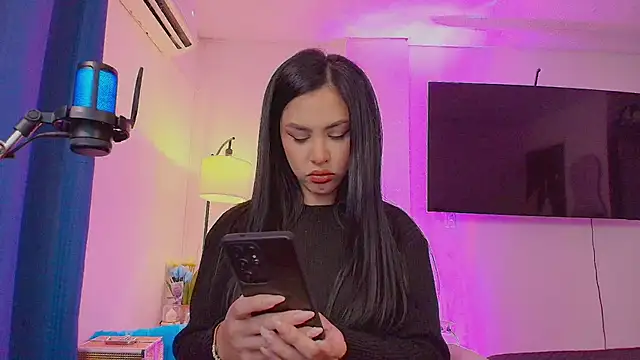 Snapshot of Maya_Bluee chatting on May 2026 08:16:02 PM Maya Bluee online show from May 2026 08:16:02 PM