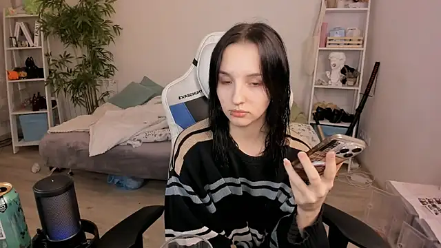 Viv Player online show from December 2024 06:24:02 PM