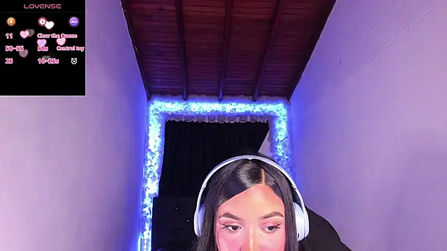 Snapshot of Mariana_Hasper_ chatting on December 2024 02:20:02 AM Mariana Hasper online show from December 2024 02:20:02 AM