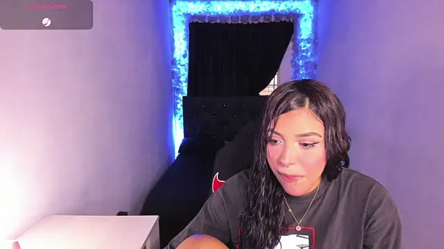 Snapshot of Mariana_Hasper_ chatting on February 2025 10:08:02 PM Mariana Hasper online show from February 2025 10:08:02 PM