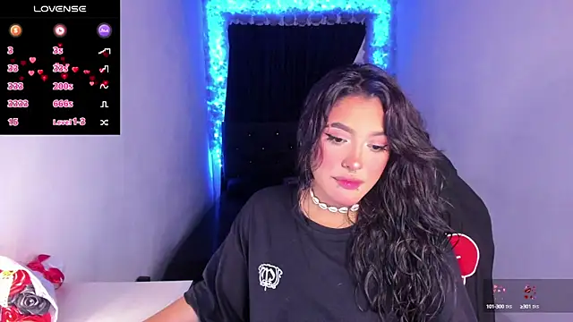 Snapshot of Mariana_Hasper_ chatting on March 2025 09:02:02 PM Mariana Hasper online show from March 2025 09:02:02 PM