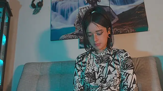 ariana-white- online show from April 2026 01:05:02 PM