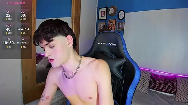 VladHellsing4 online show from February 2025 03:04:02 PM