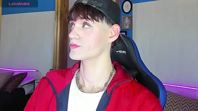 VladHellsing4 online show from March 2025 01:07:02 PM