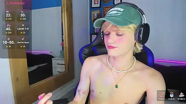 VladHellsing4 online show from September 2025 02:41:02 PM