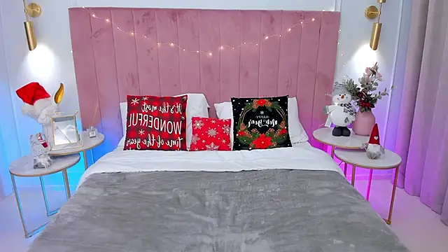 MilaVoxx online show from December 2024 06:00:02 AM