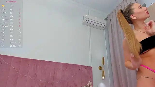 Snapshot of MilaVoxx chatting on February 2026 05:58:02 AM MilaVoxx online show from February 2026 05:58:02 AM