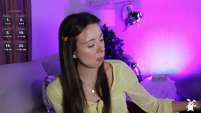 Snapshot of Goldy_Grace_ chatting on February 2025 02:48:02 PM Goldy Grace online show from February 2025 02:48:02 PM