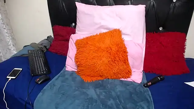 Snapshot of SexyAngeliqua chatting on February 2025 05:21:02 PM SexyAngeliqua online show from February 2025 05:21:02 PM