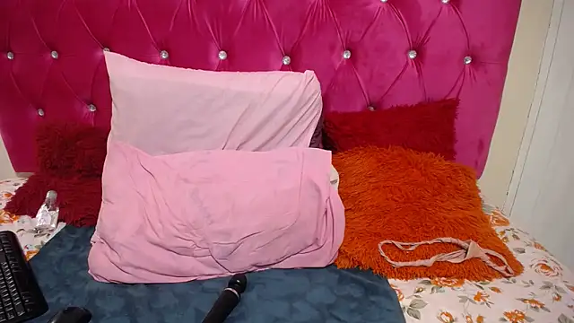 Snapshot of SexyAngeliqua chatting on March 2025 03:48:01 PM SexyAngeliqua online show from March 2025 03:48:01 PM