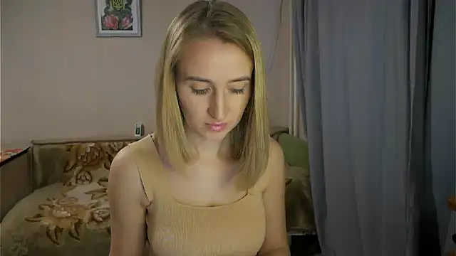 Snapshot of Sophiloren chatting on December 2024 11:05:02 AM Sophiloren online show from December 2024 11:05:02 AM