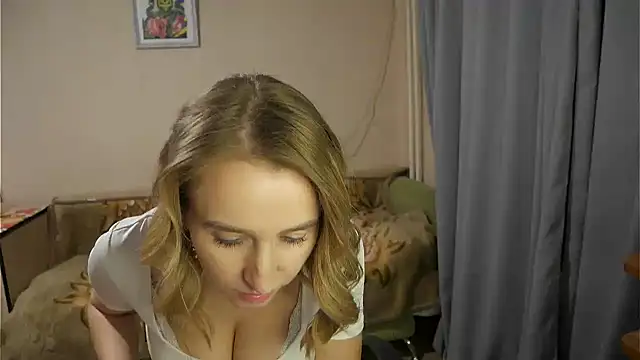 Snapshot of Sophiloren chatting on January 2025 05:44:02 PM Sophiloren online show from January 2025 05:44:02 PM