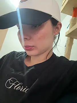 Snapshot of SofiaG_ chatting on February 2025 02:10:01 PM SofiaG  online show from February 2025 02:10:01 PM