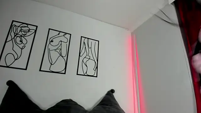 RubyPirsso18 online show from November 2025 07:08:02 PM