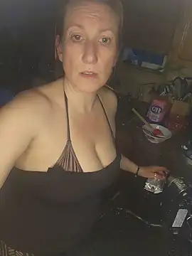 Snapshot of lilyhornyhousewife chatting on June 2026 12:22:01 PM lilyhornyhousewife online show from June 2026 12:22:01 PM