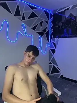 Snapshot of oliver_Lz chatting on February 2025 10:42:02 PM oliver Lz online show from February 2025 10:42:02 PM