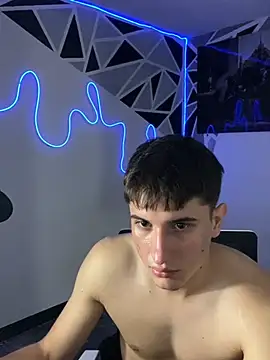 Snapshot of oliver_Lz chatting on February 2025 01:48:02 AM oliver Lz online show from February 2025 01:48:02 AM