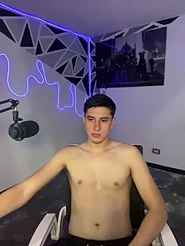 Snapshot of oliver_Lz chatting on March 2025 04:37:02 AM oliver Lz online show from March 2025 04:37:02 AM