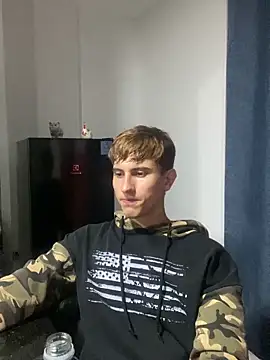 Snapshot of oliver_Lz chatting on October 2025 04:01:01 AM oliver Lz online show from October 2025 04:01:01 AM