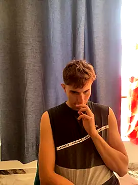 Snapshot of oliver_Lz chatting on October 2025 03:23:02 PM oliver Lz online show from October 2025 03:23:02 PM