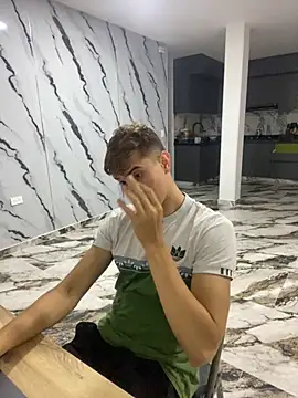 Snapshot of oliver_Lz chatting on October 2025 06:15:02 AM oliver Lz online show from October 2025 06:15:02 AM