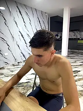 Snapshot of oliver_Lz chatting on November 2025 10:32:02 PM oliver Lz online show from November 2025 10:32:02 PM