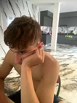 Snapshot of oliver_Lz chatting on November 2025 07:54:01 PM oliver Lz online show from November 2025 07:54:01 PM