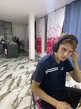 Snapshot of oliver_Lz chatting on March 2026 01:45:02 AM oliver Lz online show from March 2026 01:45:02 AM