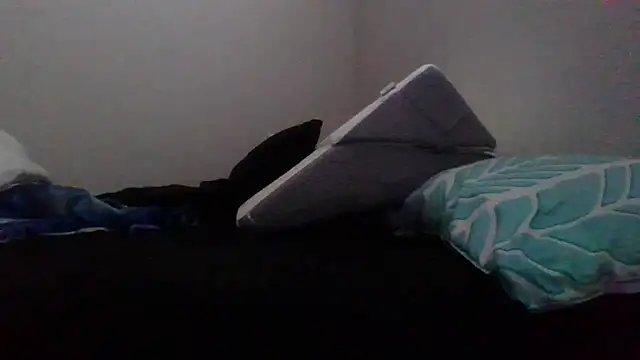 cinnaminnie online show from November 2025 06:52:01 PM