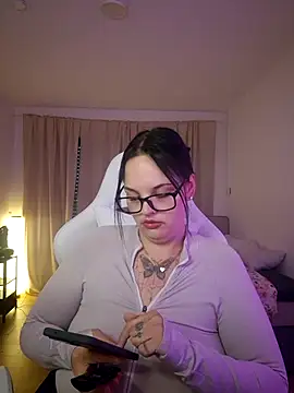 Jujuicy 97 online show from April 2026 06:13:02 PM