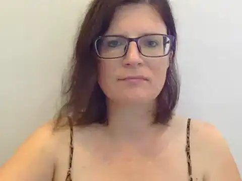 Snapshot of CrimsonMistress chatting on January 2025 03:11:01 AM CrimsonMistress online show from January 2025 03:11:01 AM