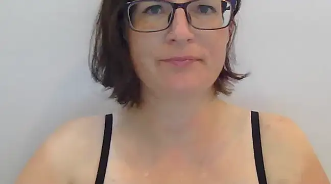 Snapshot of CrimsonMistress chatting on January 2025 12:17:01 AM CrimsonMistress online show from January 2025 12:17:01 AM