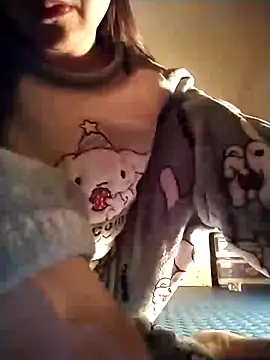 JasminePham online show from December 2024 08:47:02 PM