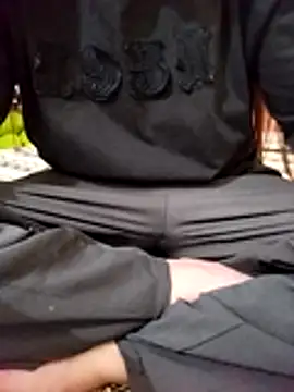 JasminePham online show from November 2025 07:45:02 PM