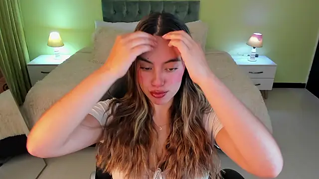 Snapshot of _Charlotte_evans_1 chatting on February 2026 11:42:02 PM Charlotte evans 1 online show from February 2026 11:42:02 PM