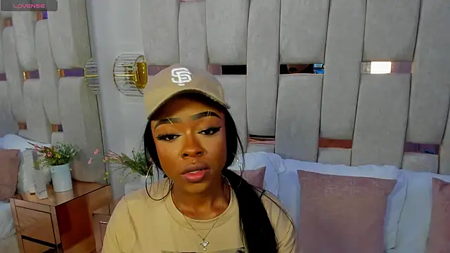 mia schwarz online show from January 2025 09:58:01 PM