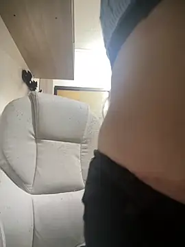 Kharla Marin online show from November 2025 10:31:02 PM