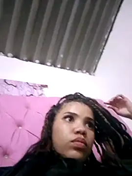 Snapshot of 1CANDYLOVE chatting on November 2025 02:06:01 AM 1CANDYLOVE online show from November 2025 02:06:01 AM