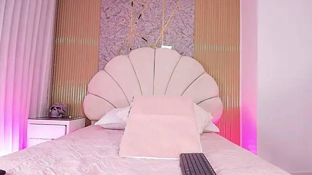 aisha sh online show from November 2025 12:04:02 PM