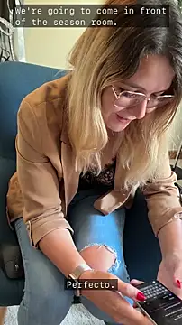 EmyLana online show from April 2026 04:43:02 PM