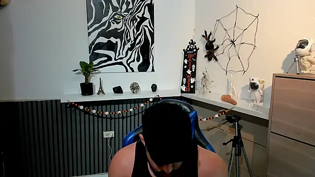 Daemon21 online show from October 2025 07:04:02 PM