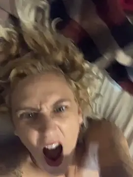 Snapshot of degiggxxx chatting on September 2025 12:04:01 AM degiggxxx online show from September 2025 12:04:01 AM