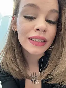 Street young online show from March 2025 12:43:01 PM